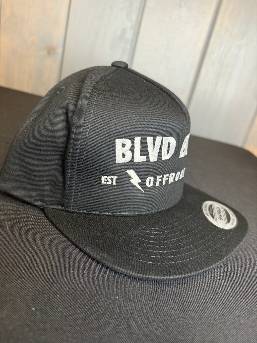 Bolt Classic Snapback (Black)