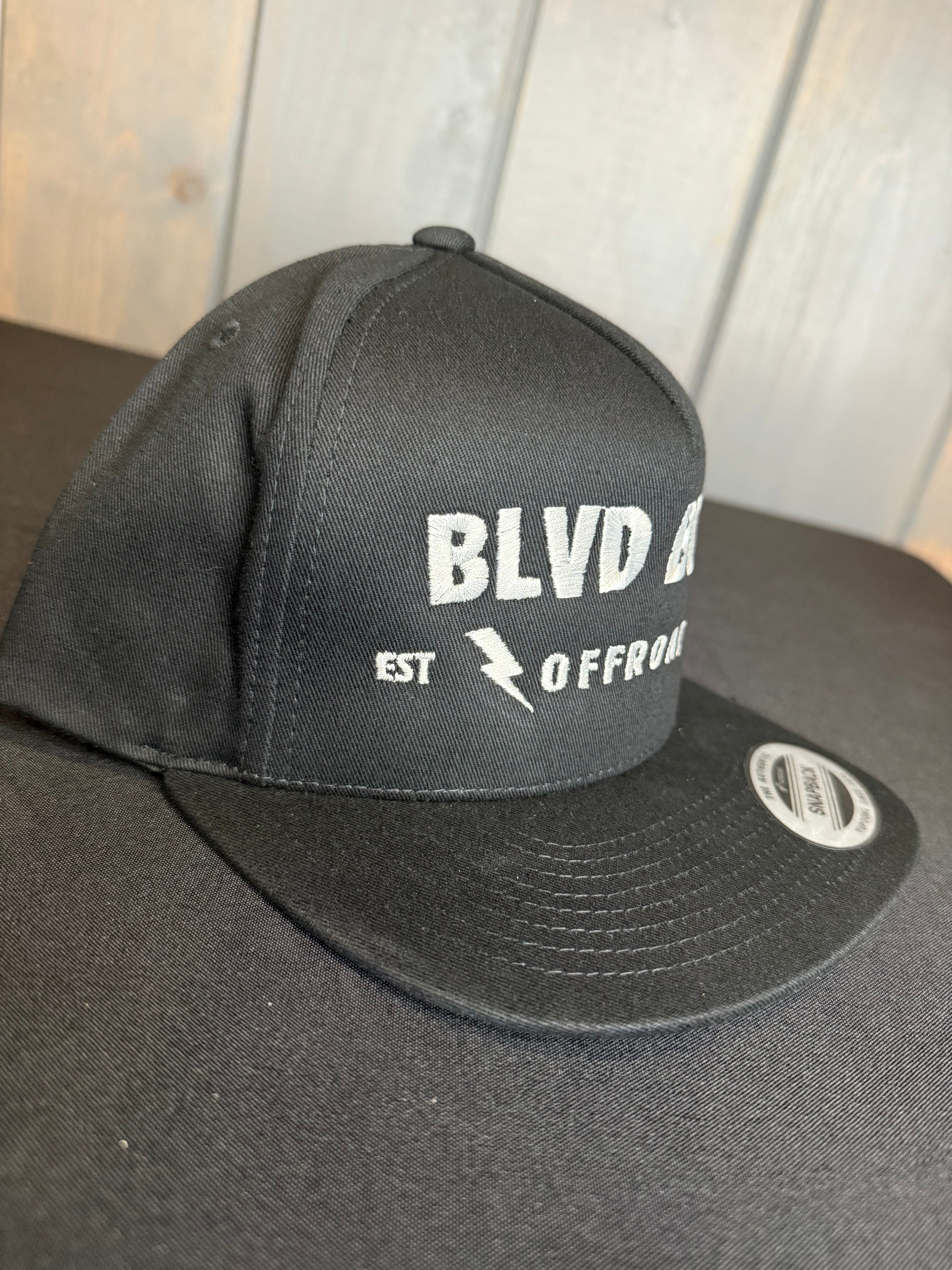 Bolt Classic Snapback (Black)