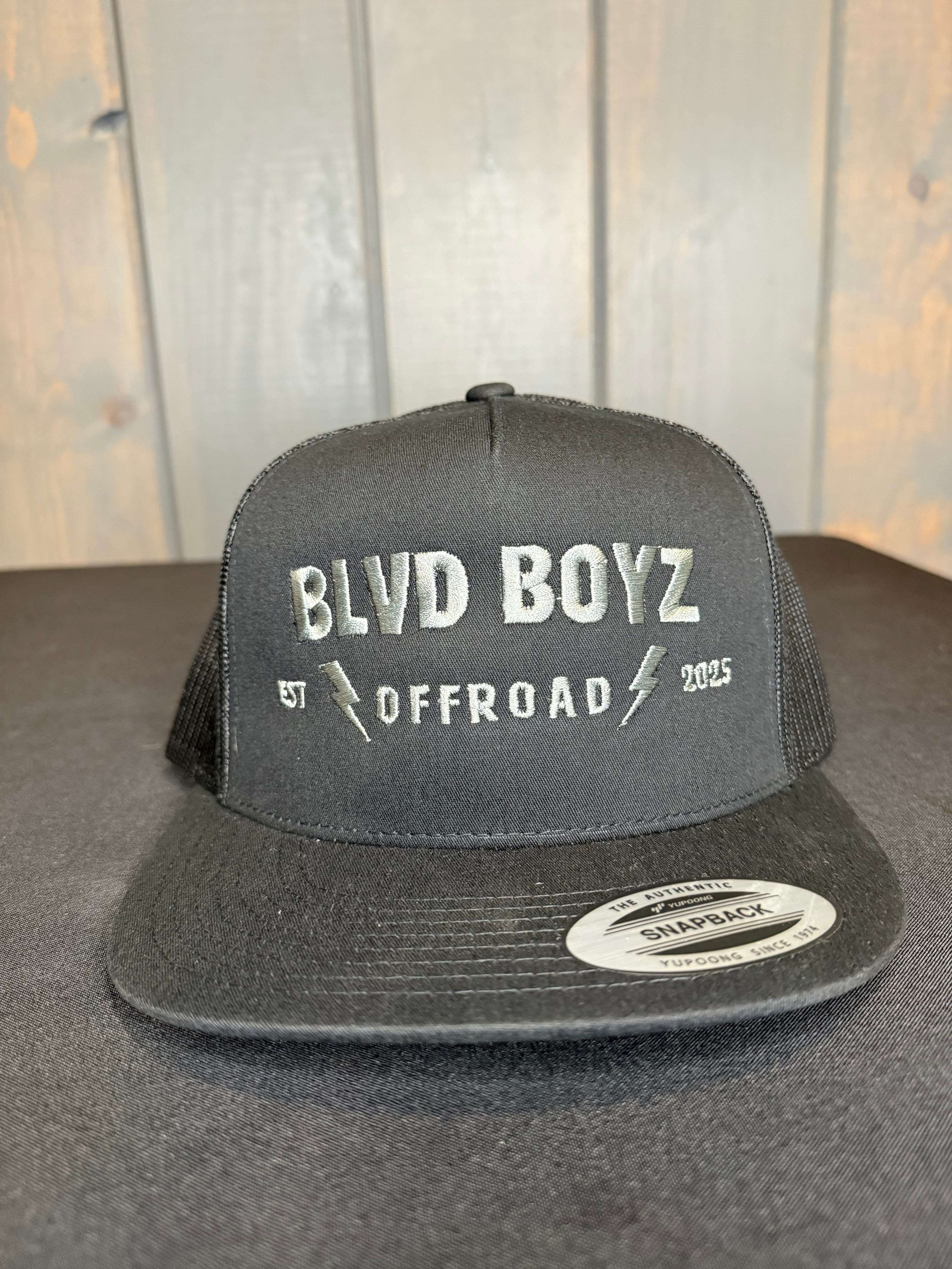 Bolt Mesh Snapback (Black)